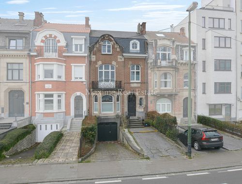                                         Maison exceptionnelle à vendre à Schaerbeek, € 1.095.000
