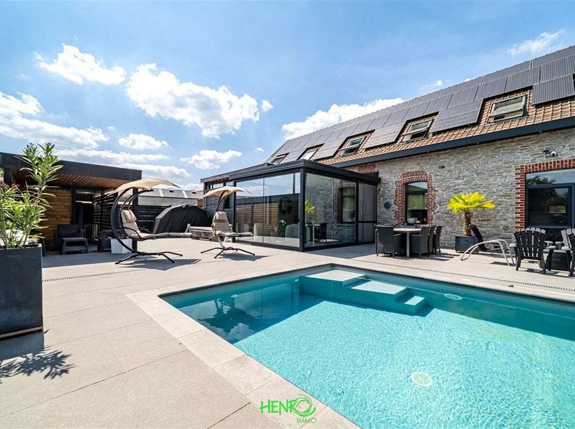 MAISON COUP DE CUR À TOURNAI  VILLA 4 FAÇADES AVEC PISCINE &amp; CONFORT MODERNE&lt;br /&gt;
Située dans un secteur prisé, à deux pas des commodités (commerces,