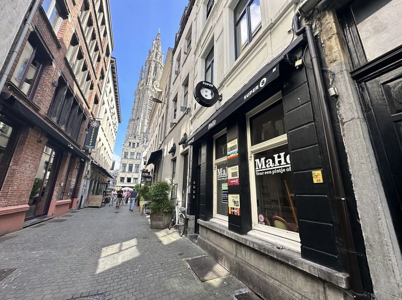 Ce charmant espace horeca est à nouveau disponible après le grand succès dAperitea, un concept que nous avons loué avec succès lannée dernière via DG