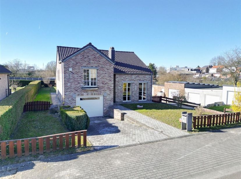 MAISON 4 FAÇADES À VENDRE À ROCOURT  - 305 M² BÂTIS - 4 CHAMBRES - JARDIN (170M²) -  GARAGE - PROXIMITE IMMEDIATE DES COMMODITÉS&lt;br /&gt;
À la recherche