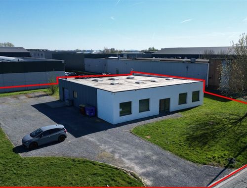                                         Usage mixte à vendre à Orcq, € 400.000
