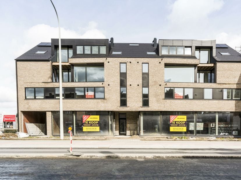 VALIMMAS verkoopt duplex-appartement A7 (± 133m² + terrassen 7m²) in dit welgelegen en stijlvol nieuwbouwproject met 8 comfortabele appartementen (± 8