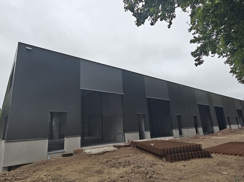 Gloednieuwe KMO-units op een strategische locatie aan de Antwerpse zuidrand  ideaal voor ondernemers die comfort, bereikbaarheid en uitstraling willen