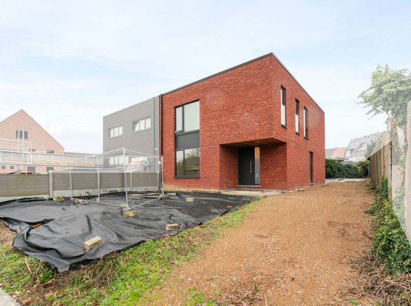 Vous cherchez une maison prête à emménager et économe en énergie ? Ne cherchez plus ! Cette maison à Bavegem a tout ce que vous cherchez.&lt;br /&gt;
Dispos