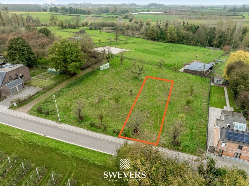 Voor meer info en fotos, surf naar www.swevers.be  Deze prachtig gelegen bouwgrond aan de Nielstraat in Borgloon biedt alles voor het realiseren van j