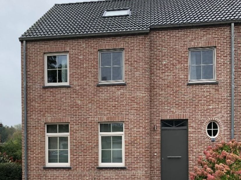 TE KOOP in  TE KOOP IN OOSTEEKLO Bosstraat 5&lt;br /&gt;
&lt;br /&gt;
Zeer mooi en landelijk gelegen perceel bouwgrond voor het bouwen van een half open bebouwing