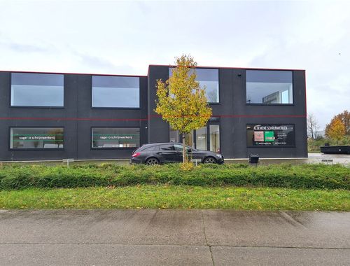                                         Espace de bureaux à louer à Lille, € 1.350
