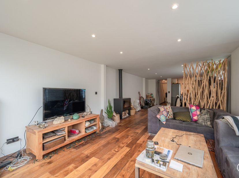 Authentiek, gerenoveerd huis met Zuid-West Georiënteerde Tuin&lt;br /&gt;
Deze prachtig gerenoveerde rijwoning combineert moeiteloos authentieke charme met