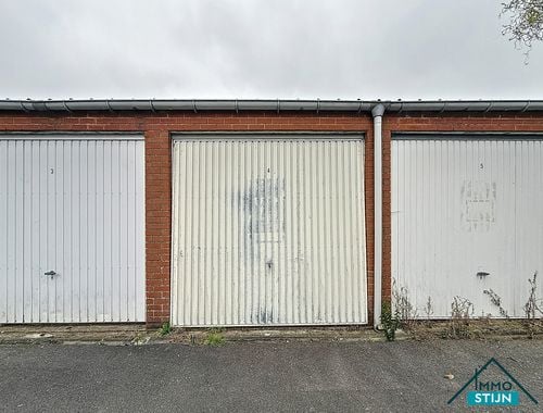                                         Garage à louer à Assebroek, € 80
