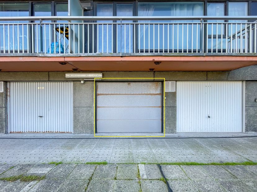 GARAGEBOX (toegankelijk via Christinastraat 18c op het 5de verdiep nummer 940) gelegen aan de drukke straten van Oostende&lt;br /&gt;
Ideaal als opbrengstei