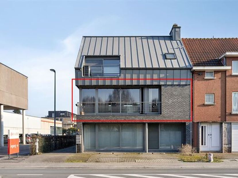 AANGENAAM, RUIM EN RECENT APPARTEMENT 105 M² MET 2 SLAAPKAMERS, ZUID-OOSTELIJK GEORIËNTEERD TERRAS EN GARAGEBOX&lt;br /&gt;
 Gelegen op de 1ste verdieping v