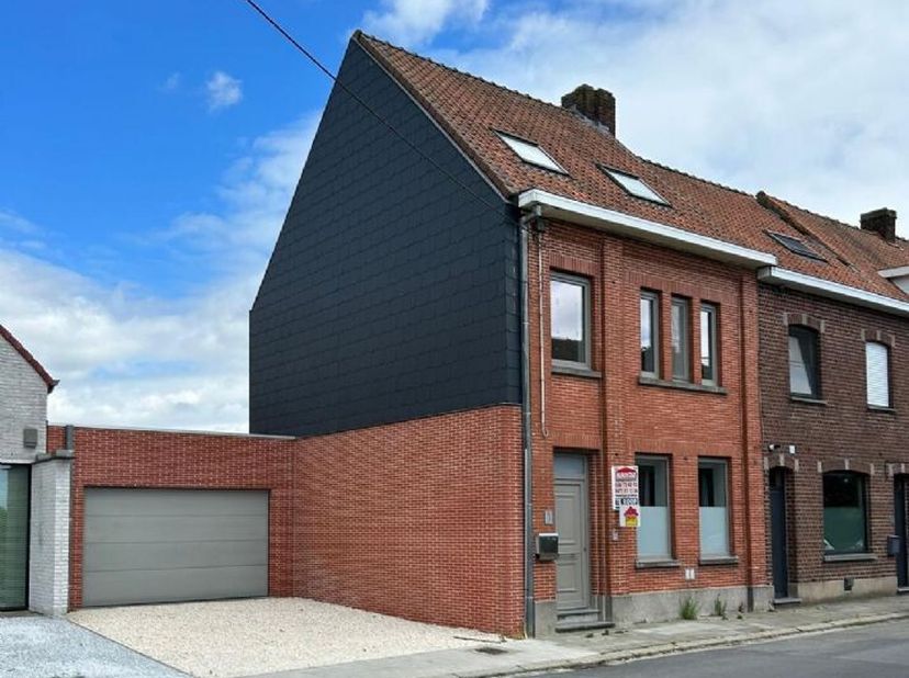 Startprijs bedraagt euro 430.000,00. Elk prijsvoorstel vanaf deze prijs zal worden voorgelegd aan de eigenaars die zich het recht voorbehouden dat al