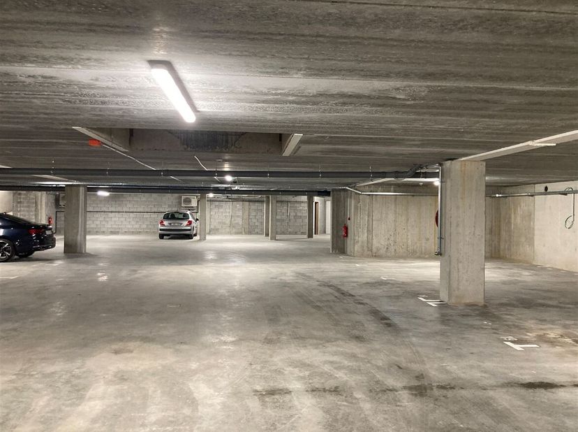 Garage à vendre
                    à 2220 Heist-op-den-Berg