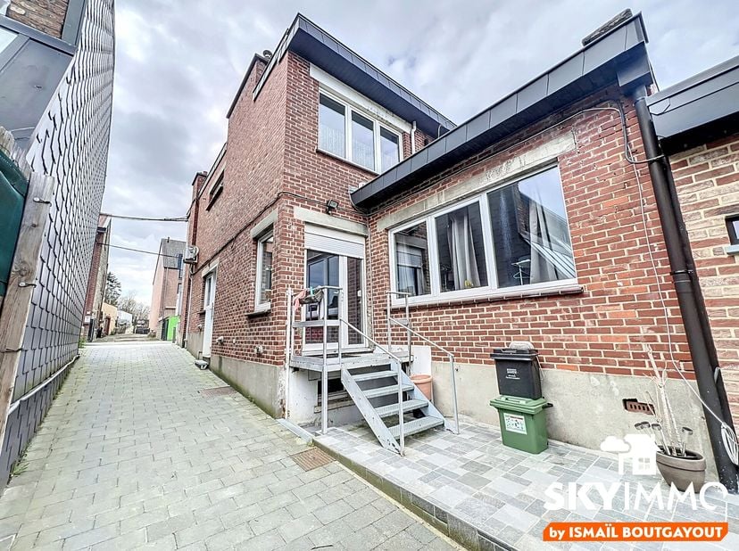 L&#039;agence SKYimmo vous propose ce magnifique appartement a BONCELLES composée de :&lt;br /&gt;
AU RDC : Salon (16) - Cuisine (5) -Chambre (16) - Salle de bai