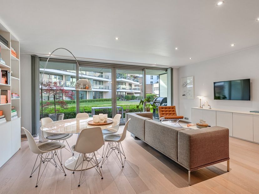 Ontdek nu dit stijlvol 1-slaapkamerappartement in het centrum van Gent.&lt;br /&gt;
Op de gelijkvloerse verdieping van een modern gebouw nabij Sint-Anna en