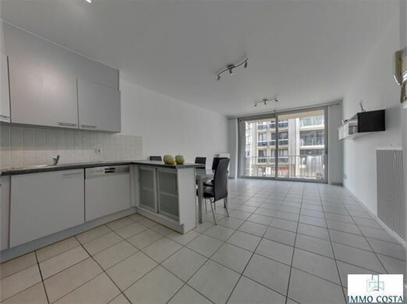 Un appartement de 2 chambres à coucher prêt à être emménagé est à vendre à Dr J. Casselaan 11, Middelkerke.&lt;br /&gt;
 Profitez d&#039;une vie confortable avec