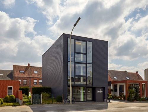                                        Espace de bureaux à louer à Roeselare, € 935
