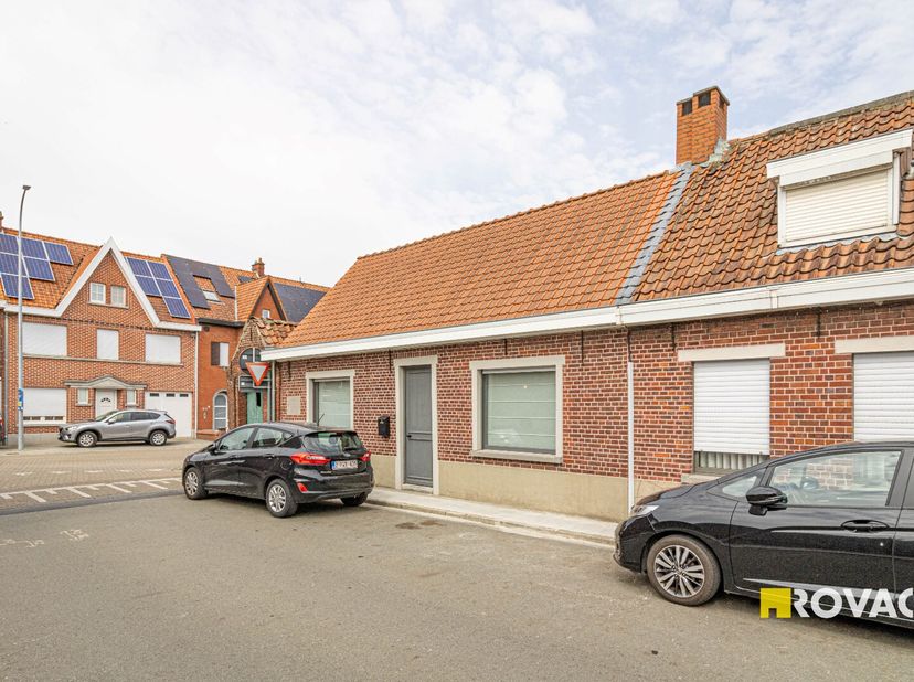 BEZOEKDAG 12/07! Kom deze woning bezoeken op de bezoekdag mits het maken van een afspraak.&lt;br /&gt;
Deze starterswoning bevindt zich in Emelgem op de hoe