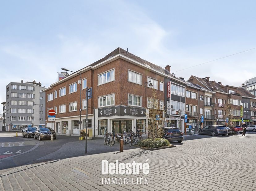 Bien professionnel à vendre
                    à 9300 Aalst
