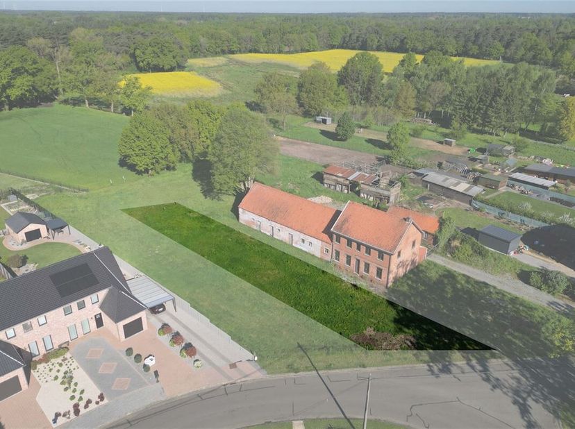 Knappe bouwgrond van 6a52ca geschikt voor een halfopen bebouwing, gelegen in een groene omgeving&lt;br /&gt;
Omgeving: &lt;br /&gt;
+ Rustige woonwijk in een groe