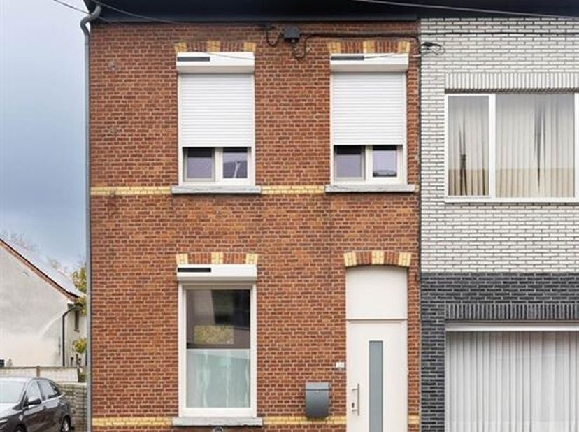 Goed onderhouden, instapklare halfopen bebouwing nabij het station van St.-Kat.-Waver&lt;br /&gt;
Ontdek deze goed gelegen en goed onderhouden woning nabij