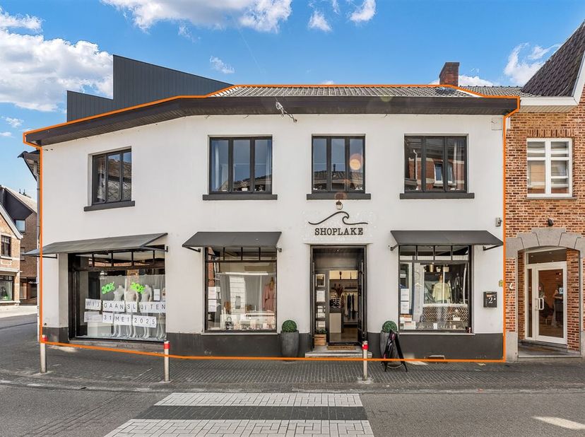 PRACHTIG HANDELSPAND OP COMMERCIËLE LIGGING IN HET CENTRUM VAN BERINGEN &lt;br /&gt;
Bekijk zeker de plannen en fotos van dit pareltje dat tot in de puntjes