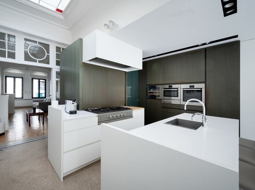 Situé au centre du quartier de l&#039;Harmonie, maison de maître d&#039;une surface habitable de ± 230 m² et d&#039;un spacieux jardin de ± 80 m².&lt;br /&gt;
La maison de