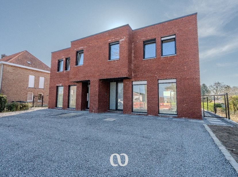 Ben jij op zoek naar een energiezuinige nieuwbouwwoning met een schitterend uitzicht? Gevonden!&lt;br /&gt;
Het unieke uitzicht, de drie volwaardige slaapka