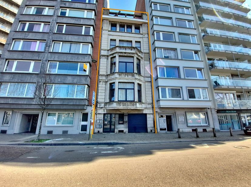 L&#039;Immobilière Borremans a le plaisir de vous présenter cette maison d&#039;habitation composée de 4 unités au centre ville de Liège!&lt;br /&gt;
Cet immeuble bén