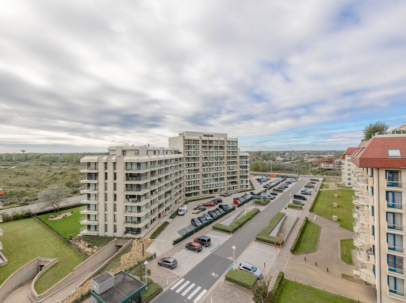 Appartement spacieux de type traversant situé au rez-de-chaussée de la résidence Nereïden, située au centre de Nieuport-Bai, à courte distance de la m