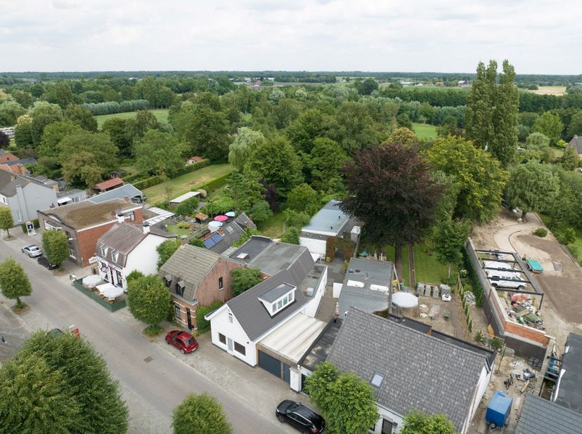 Bien professionnel à vendre
                    à 2328 Meerle