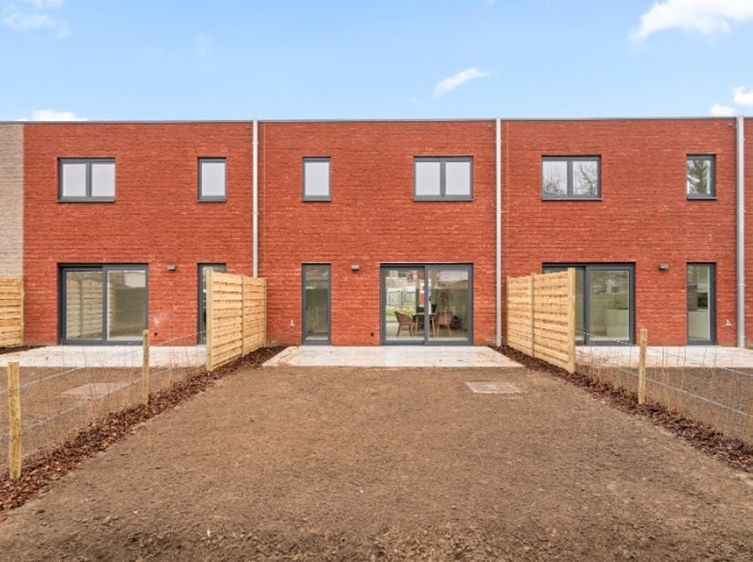 Hedendaags wonen nabij het centrum van Lokeren. Woonproject Klara, op de site van een voormalig klooster, bestaat uit 46 woningen en ligt in een rusti