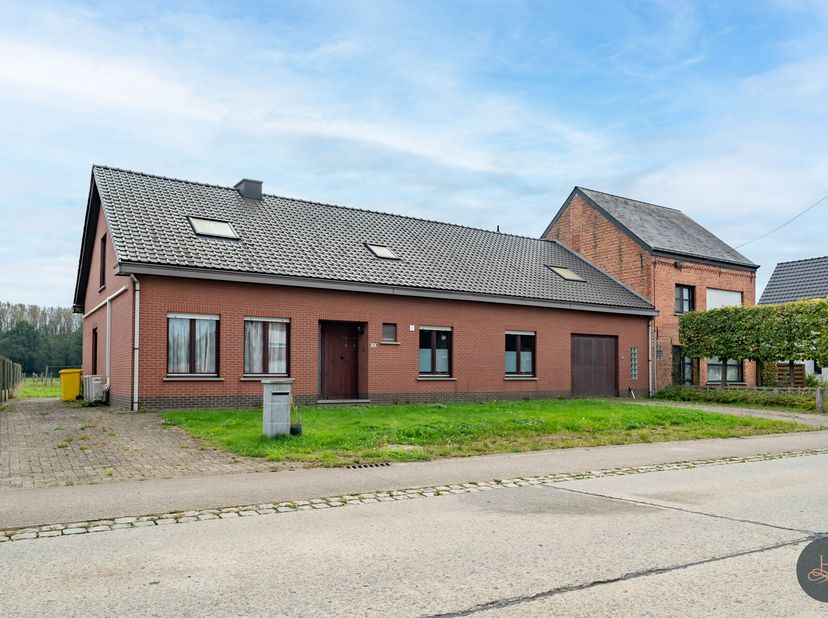 Meer info of uw bezoek plannen kan via info@homixx.be of via 016 199 343.&lt;br /&gt;
Deze gezinswoning in Ramsel werd door de huidige eigenaar al grotendee