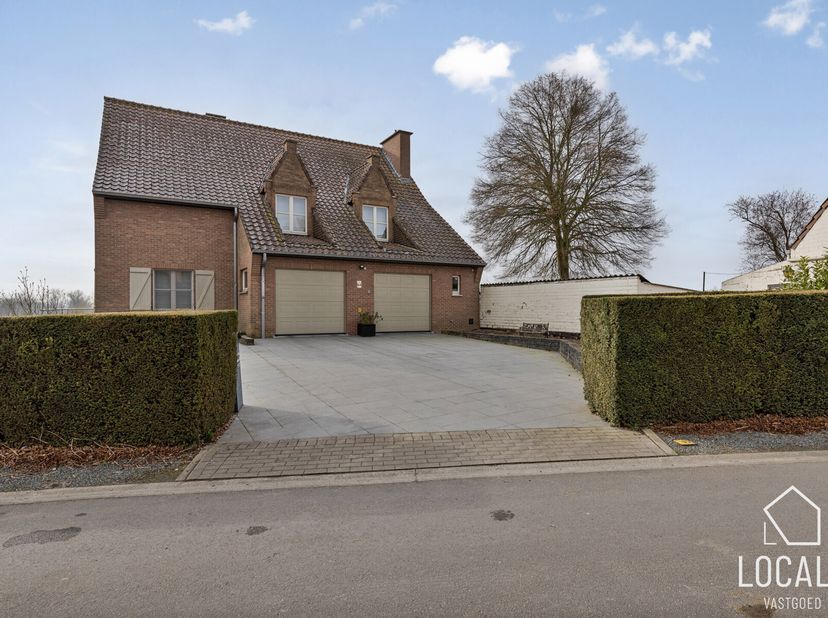 Zeer ruime woning  met een rustige ligging en een prachtig groen verzicht in een doodlopende straat te Aspelare (Ninove)&lt;br /&gt;
Binnenin geniet u van e