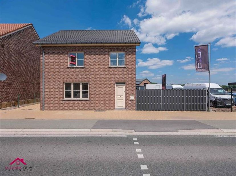 Gerenoveerde, instapklare vrijstaande woning, voorzien van studio met eigen ingang, in het centrum van Opitter&lt;br /&gt;
KIJKDAG met vrij inloop moment op