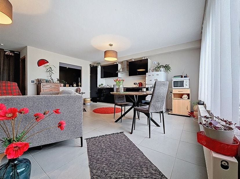 Prix: Offre à partir de 165.000 euros, frais d&#039;agence non inclus et à charge de l&#039;acquéreur.&lt;br /&gt;
Appartement de plain-pied comprenant: &lt;br /&gt;
Petite