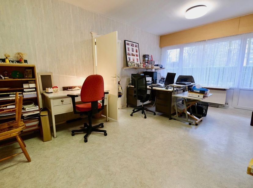 JETTE - REF : 6680459 - Á la frontière de Wemmel, dans un quartier calme à proximité de toutes commodités, nous vous proposons ce lumineux appartement