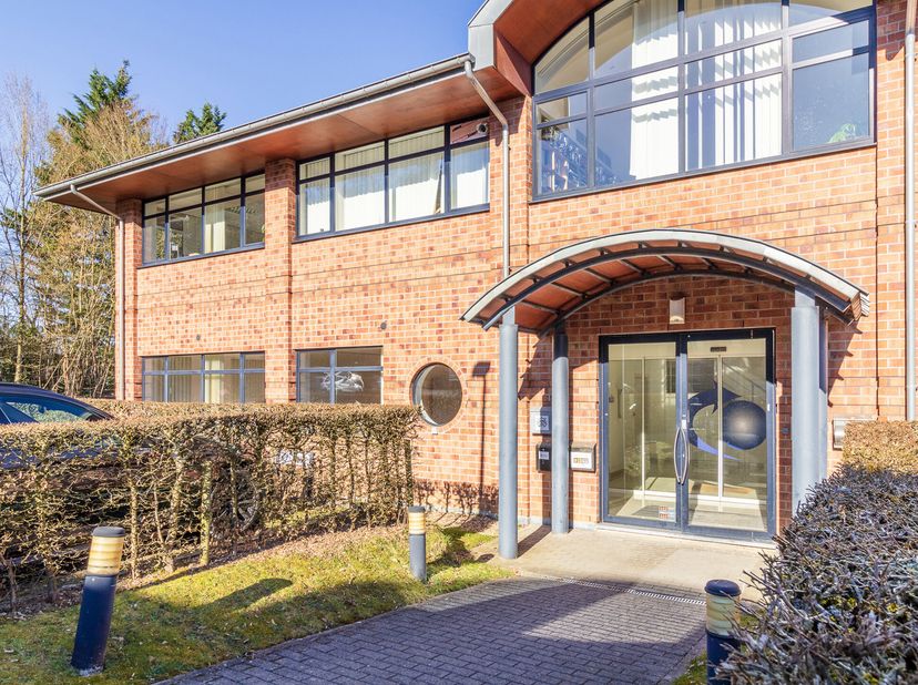 Hendrix Entreprise vous propose cette opportunité au cur du LASNE BUSINESS PARC : Dans le bâtiment B2 au fond du site | Magnifique espace de bureaux d