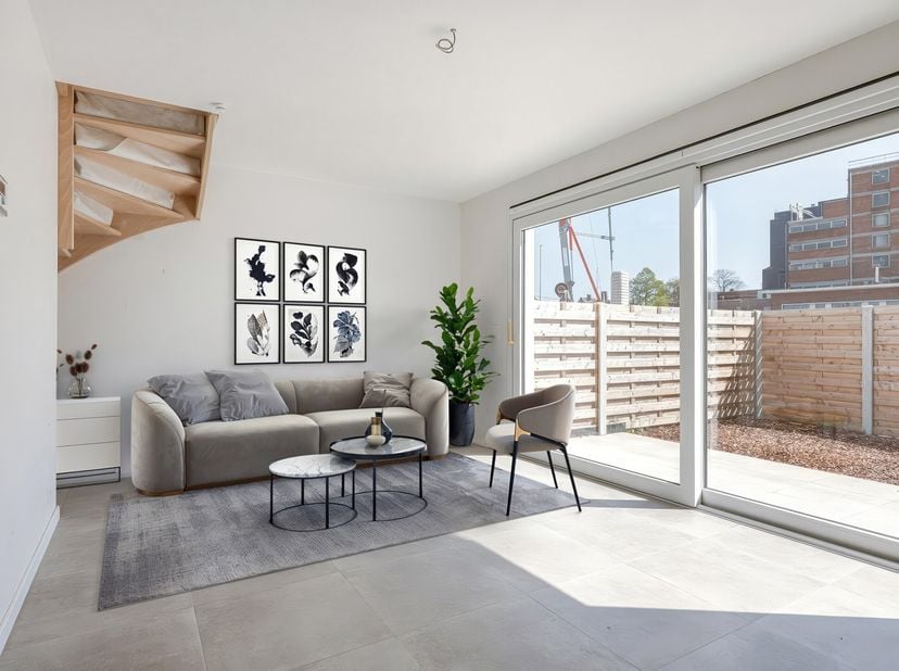 In het charmante Astene, op een boogscheut van de Leie, vind je deze energiezuinige en instapklare nieuwbouwwoning. Gelegen in een rustige woonbuurt,