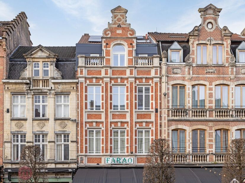 KAMERS met EIGEN SANITAIR&lt;br /&gt;
Oude Markt 42 te 3000 Leuven&lt;br /&gt;
&lt;br /&gt;
5 kamers (gemeubeld) te huur in recent project met eigen sanitair.&lt;br /&gt;
- B