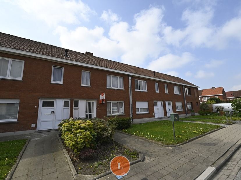 Te renoveren woning met uitweg, rustig maar centraal gelegen!&lt;br /&gt;
Bent u op zoek naar een woning die u volledig naar uw eigen wensen kunt renoveren?
