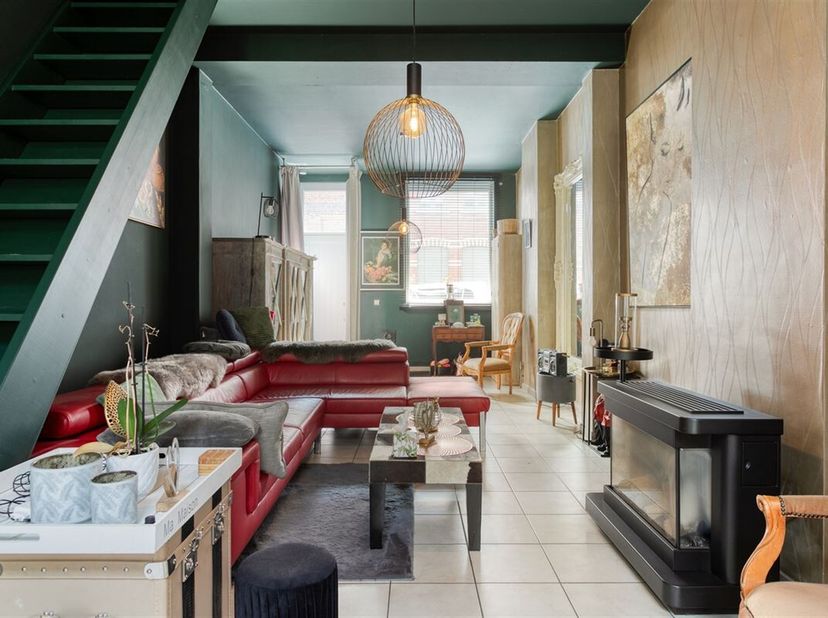 www.opgeeistenstraat61.be&lt;br /&gt;
Gezellige woning met stadstuin.&lt;br /&gt;
Kom deze charmante woning ontdekken in het hartje van Ronse! &lt;br /&gt;
Bij het binn