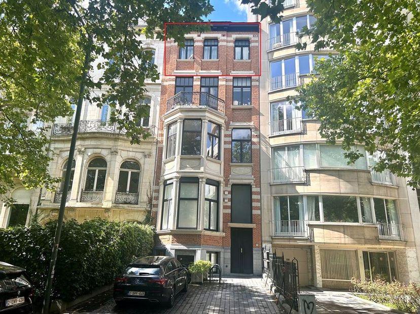 Sint-Pieters-Woluwe: Montgomery: 50m van de rotonde van Montgomery, in een prachtig maison de Maître, biedt Les Viviers u een prachtig duplex/penthous