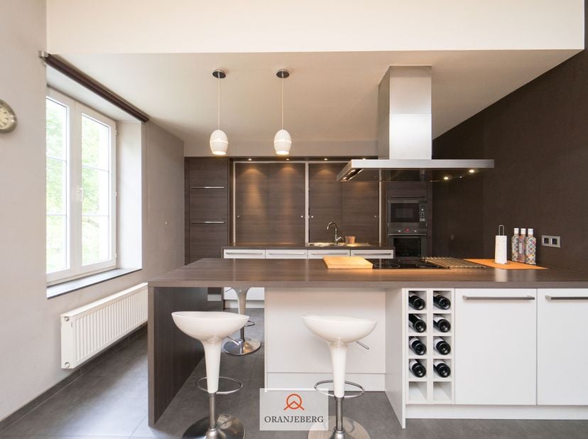 Dit  recente triplex appartement is zeer rustig en idyllisch gelegen in het hartje van Gent vlakbij Gravensteen, Prinsenhof en Begijnhof met zicht op