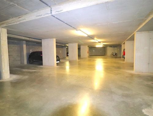                                         Garage en sous-sol à vendre à Gent, € 50.000
