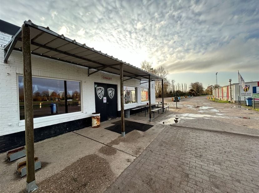 Sportcomplex op topligging met tal van mogelijkheden! &lt;br /&gt;
Ligging: Het pand bevindt zich in Boechout gelegen nabij verschillende invalswegen.&lt;br /&gt;