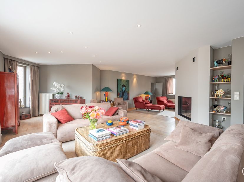 Unieke Penthouse (1992) te koop op een toplocatie in Knokke 3 kamerappartement met uitzonderlijke zonneterrassen van meer dan +/- 200m2 .&lt;br /&gt;
Welkom