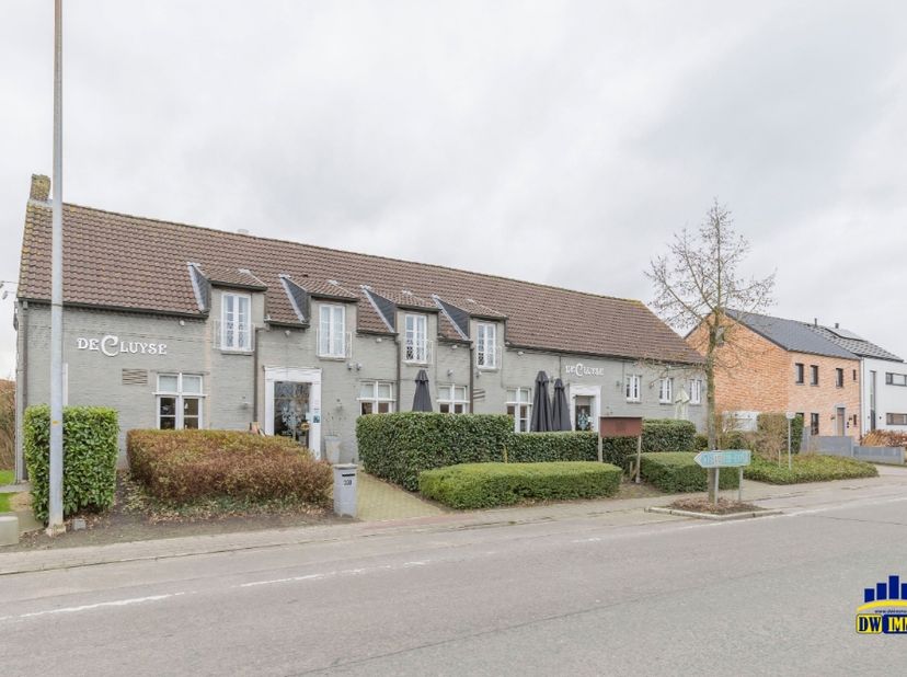 Bent u op zoek naar een bloeiende horecazaak met een bewezen succesformule? Dan is Hotel-Restaurant ‘De Cluyse’ dé opportuniteit voor u!&lt;br /&gt;
&lt;br /&gt;