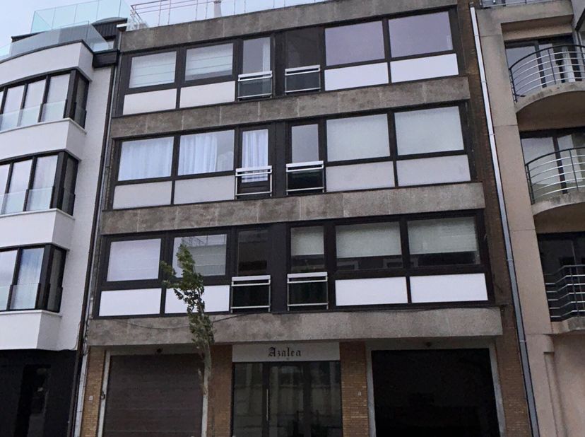 Emplacement spacieux à louer situé dans la Piers de Raveschootlaan 151. Emplacement idéal à proximité du centre.&lt;br /&gt;
Dimensions :&lt;br /&gt;
Longueur= 5,
