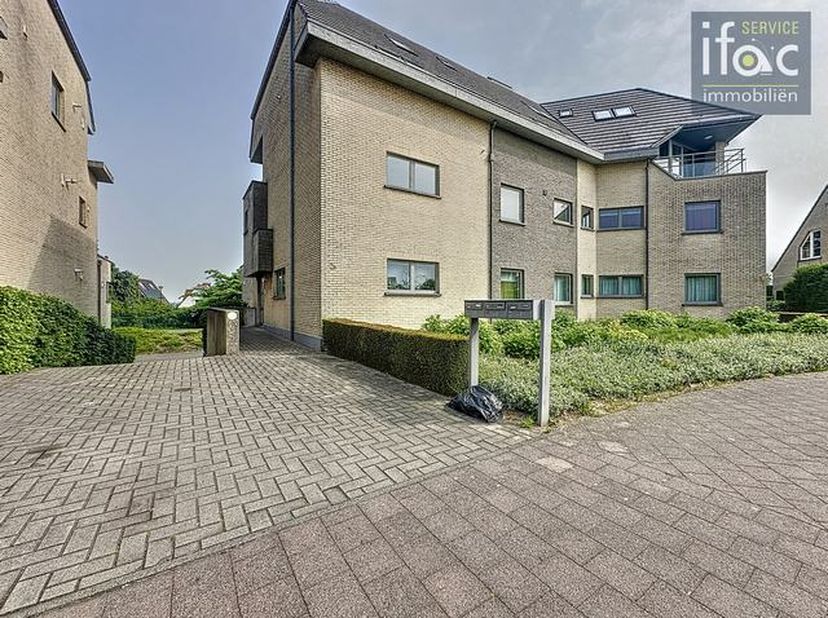 Prachtig appartement in residentiële wijk met aangenaam terras gelegen te Diegem. &lt;br /&gt;
&lt;br /&gt;
1ste verdieping: inkomhal, apart toilet, 27m² woonkame